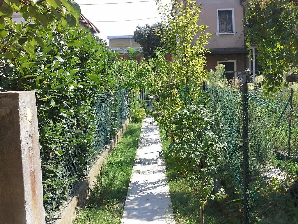 Villa Al Sole Mestre 0*,